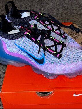 Nike Air VaporMax Flyknit Pink Blast Women’s Running Shoes Size 7.5 DX3369-600